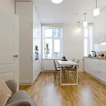 Lux Getaway Very