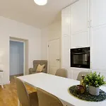 Lux Getaway Very شقة ريغا