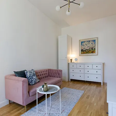 Апартаменти Lux Getaway Very *